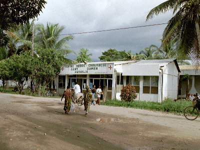 L'entrée de la clinique St-Damien